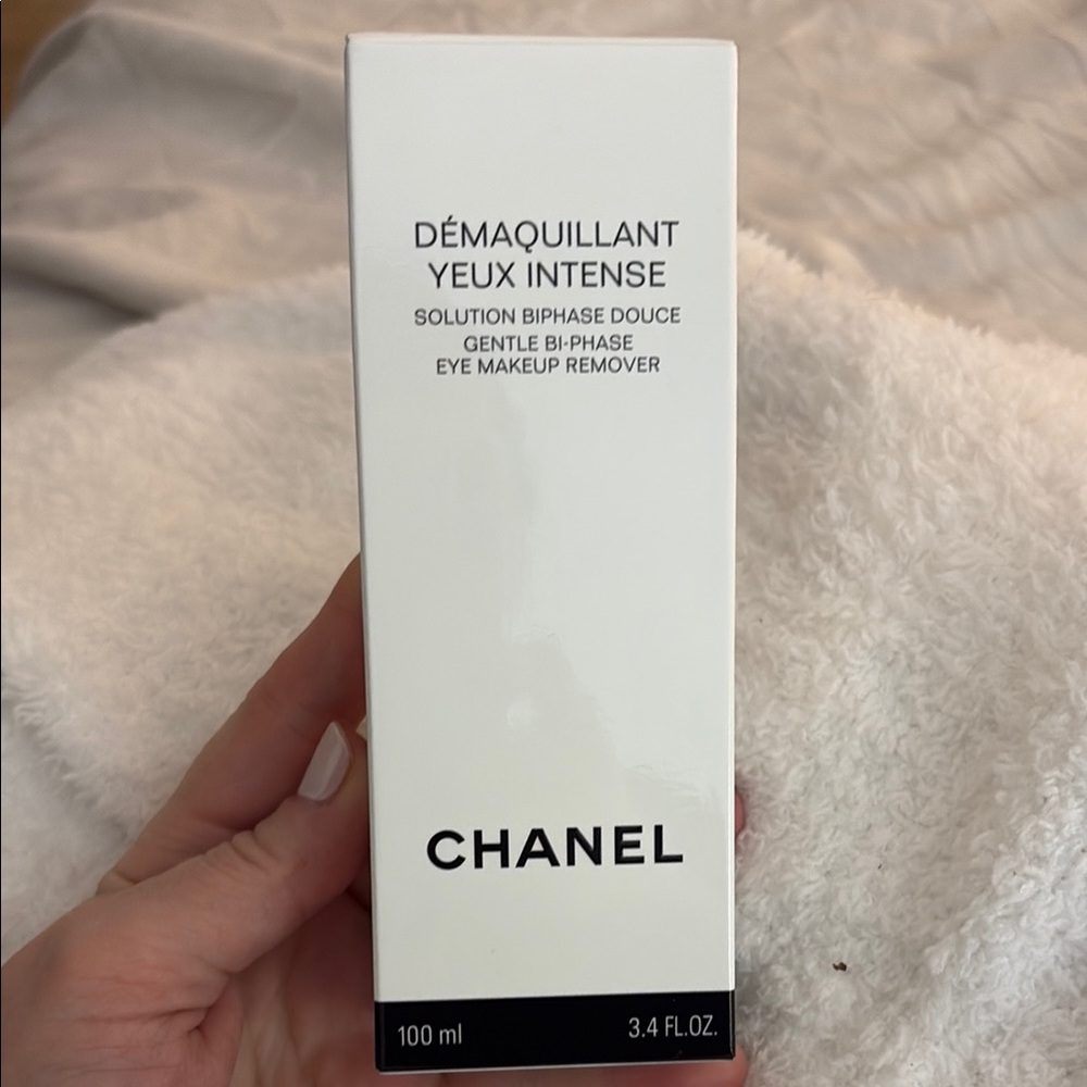 Chanel Gentle Bi-Phase Eye Makeup Remover Skincare